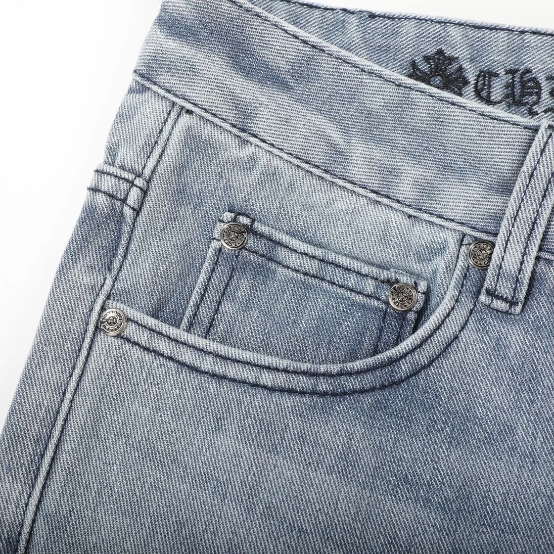 P290 (top version) Chrome hearts new city-limited flame blue jeans Chrome hearts city-limited jeans Hardware customization Original development vintage levis American-made 501 black and gray base version Levi's American-made 501 base version Imported sheepskin 925 silver remake [Top heavy industry fashion design] Consistently high-street luxury style. Speaking of this style, the Zangyin family and GU family are definitely the leading representative brands. Especially the Zangyin family has really achieved a state-of-the-art effect in creating high-street style. The unique washed material is used to create this style. The color system is already quite eye-catching. After it is decorated with patchwork cross flowers, it cleverly highlights the charm of the brand. Secondly, this style uses classic The high-waist cutting design highlights the long legs and fashionable temperament of the upper body. The brand is highly recognizable and the slim fit configuration is more suitable for daily wear. It is a product that interprets personality, fashion, and specifications at a glance. This single product is enough to make any fan excited. It can be a white T-shirt for a youthful college style, or a tight suspender for a royal style. It has strong matching ability and can be easily controlled by men.  [Materials and craftsmanship] Needless to say, this point goes without saying. As an excellent craftsman brand, Zangyin’s requirements for details and craftsmanship are really perfect. The washed color of this model has gone through so many processes, not to mention the embellishment of denim appliques. It is also purely hand-made and sewn. Just like what they believe in, only hand-made things have soul and have the meaning of wear. A top-notch heavy-duty fashionable denim item, I look forward to your perfect interpretation! !  Color: Blue Size: S M L XL